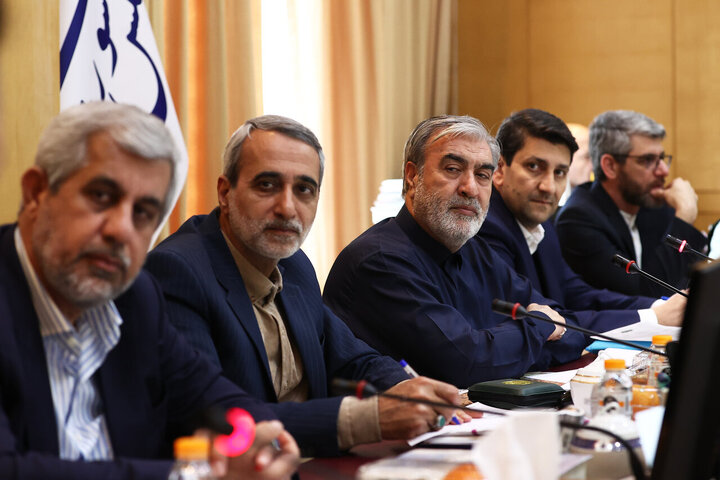 نشست کمیسیون امنیت ملی با حضور وزیر ارتباطات