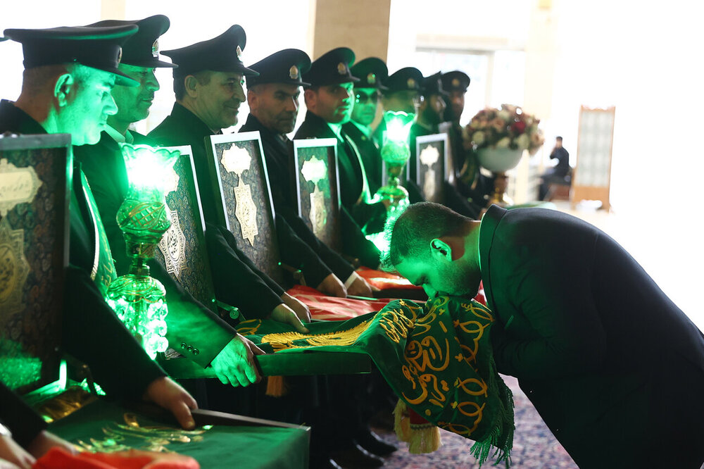 جلسه علنی 14 بهمن مجلس میزبان خادمان مسجد جمکران شد