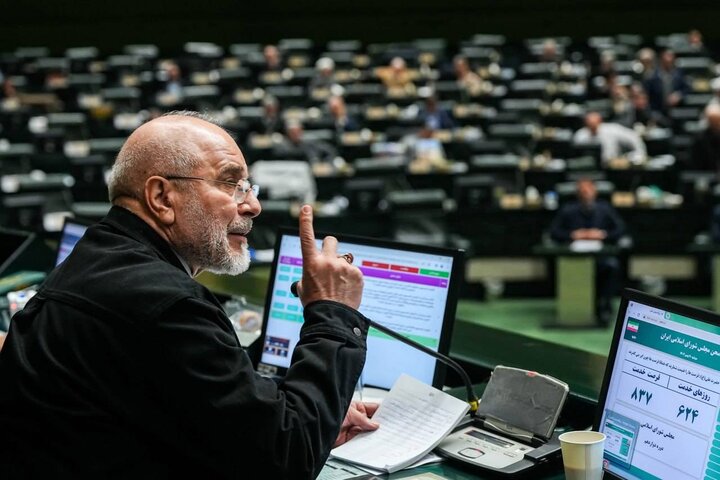  قالیباف خطاب به نماینده تهران: پیامتان را به لاریجانی می‌رسانم