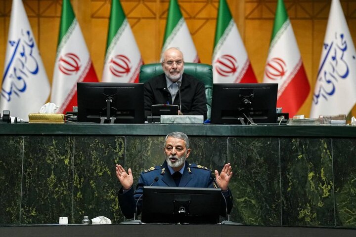 حضور و سخنرانی امیر سرلشکر موسوی در جلسه غیر علنی مجلس