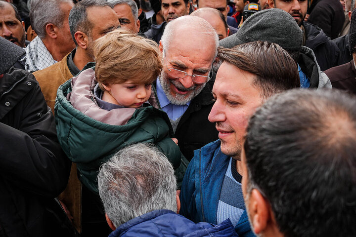 قالیباف در قلب حماسه ۲۲ بهمن/ قاب مشترک رئیس مجلس و ملت در جشن چهل‌وهفت سالگی