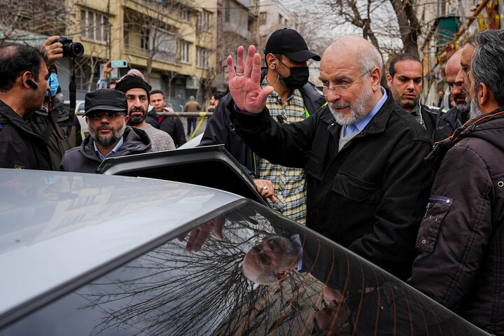 قالیباف در قلب حماسه ۲۲ بهمن/ قاب مشترک رئیس مجلس و ملت در جشن چهل‌وهفت سالگی