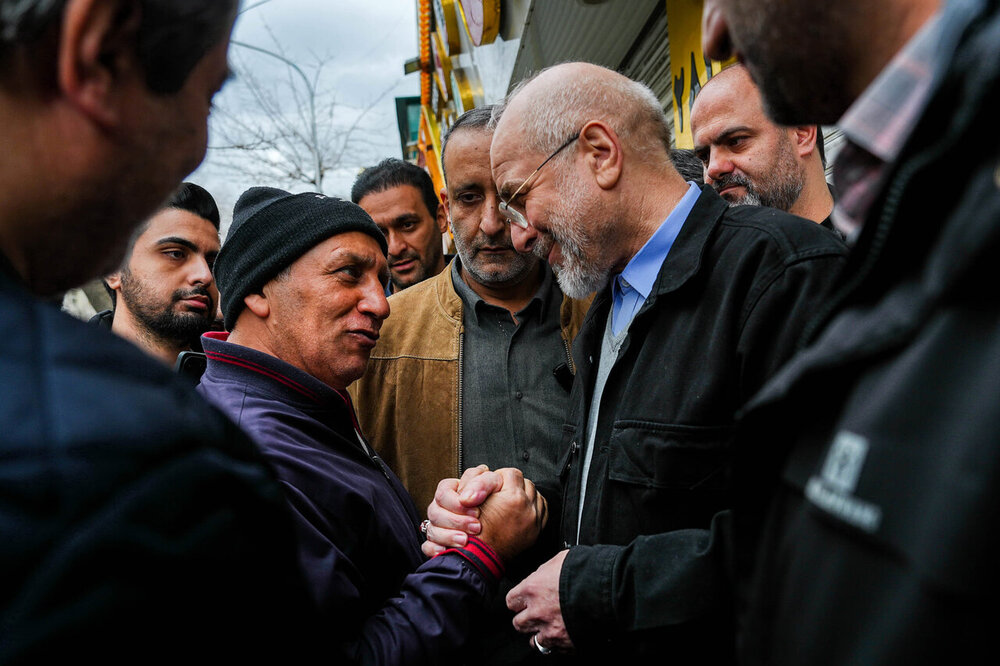 قالیباف در قلب حماسه ۲۲ بهمن/ قاب مشترک رئیس مجلس و ملت در جشن چهل‌وهفت سالگی