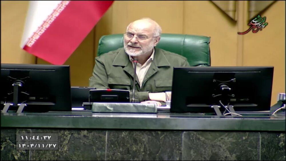 قیمت بنزین در سال ۱۴۰۵ تغییر می‌کند؟ / پاسخ قاطع قالیباف به شایعه بنزین ۶۰ هزار تومانی، این یک عملیات روانی است!