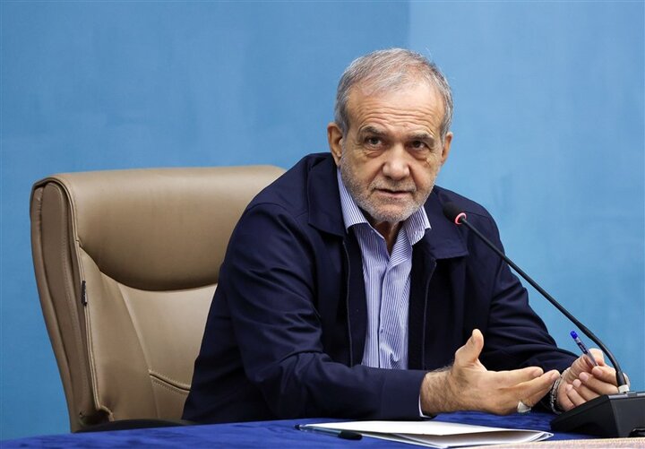 دستور رییس‌جمهور برای هموار کردن مسیر تعامل با دانشجویان/ پزشکیان: وزرا در دانشگاه‌ها حاضر شوند