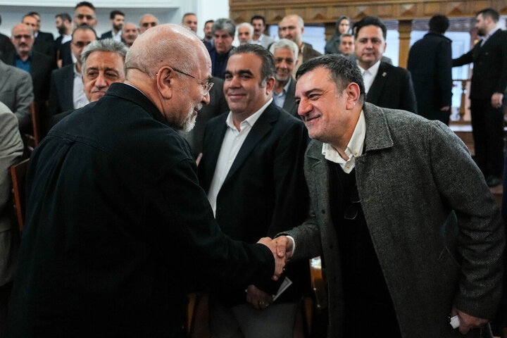 نشست فعالان اقتصادی و اعضای اتاق اصناف و بازار با قالیباف