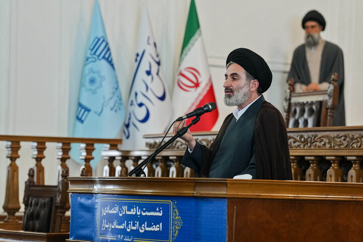 نشست فعالان اقتصادی و اعضای اتاق اصناف و بازار با قالیباف