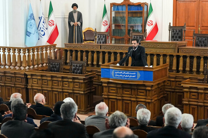 نشست فعالان اقتصادی و اعضای اتاق اصناف و بازار با قالیباف