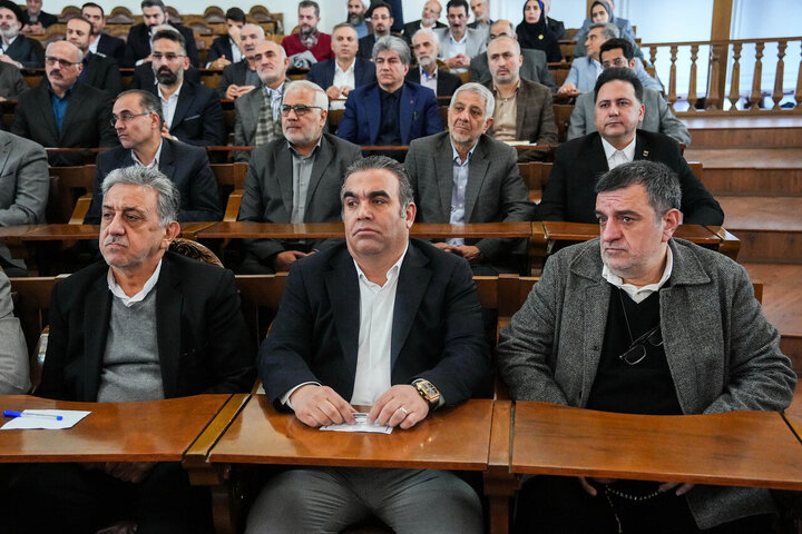 نشست فعالان اقتصادی و اعضای اتاق اصناف و بازار با قالیباف