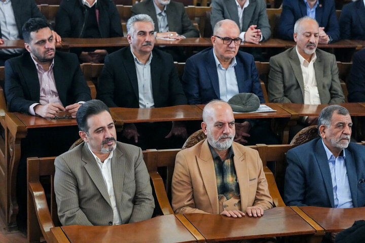 نشست فعالان اقتصادی و اعضای اتاق اصناف و بازار با قالیباف