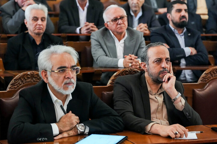 نشست فعالان اقتصادی و اعضای اتاق اصناف و بازار با قالیباف