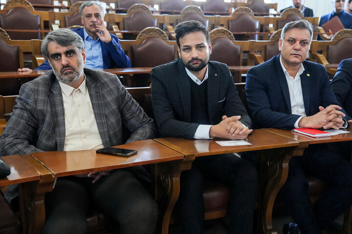 نشست فعالان اقتصادی و اعضای اتاق اصناف و بازار با قالیباف