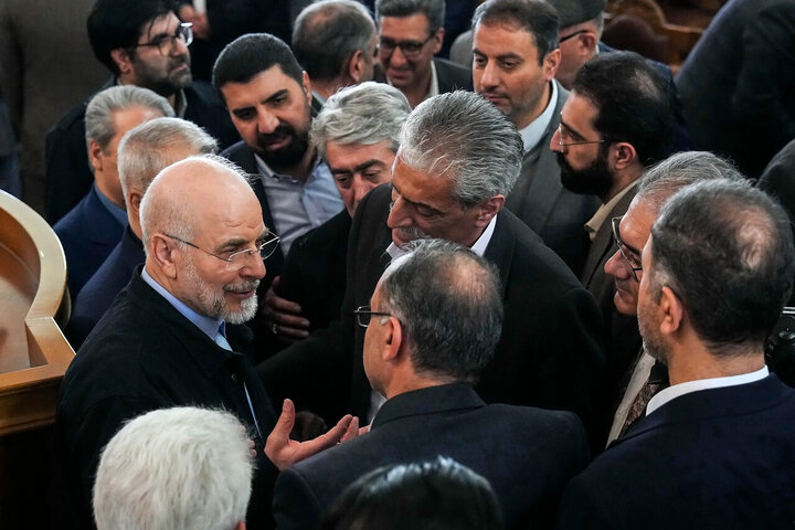 نشست فعالان اقتصادی و اعضای اتاق اصناف و بازار با قالیباف